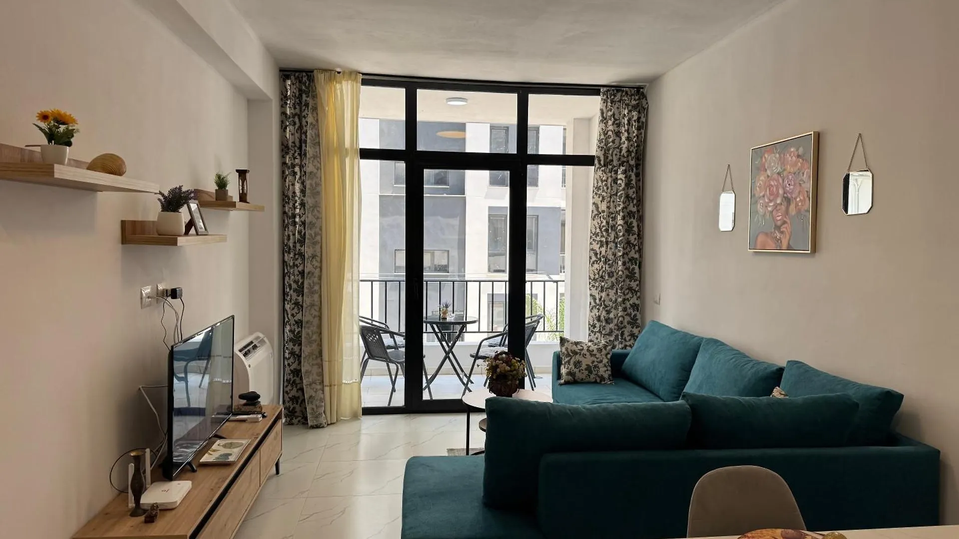 Flat In Orikum Beach